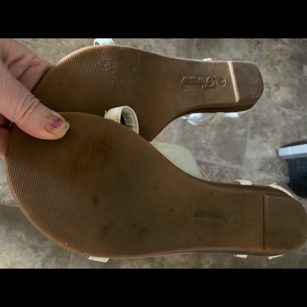 Forever Sandals - Picture 2 of 3